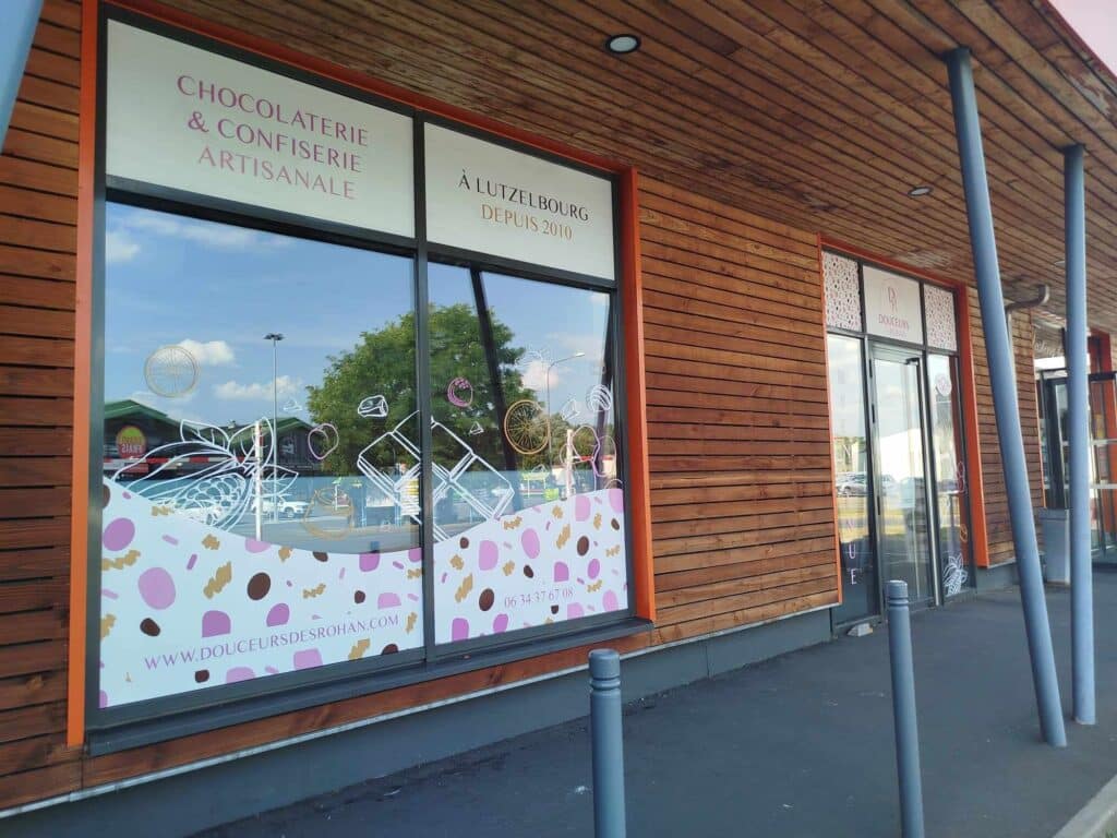marquage vitrine Sarrebourg Douceurs des Rohan